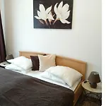 Apartament House