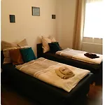 Apartament House *